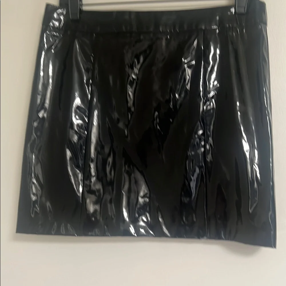Renvy Zip Front Black Vinyl Mini Skirt M